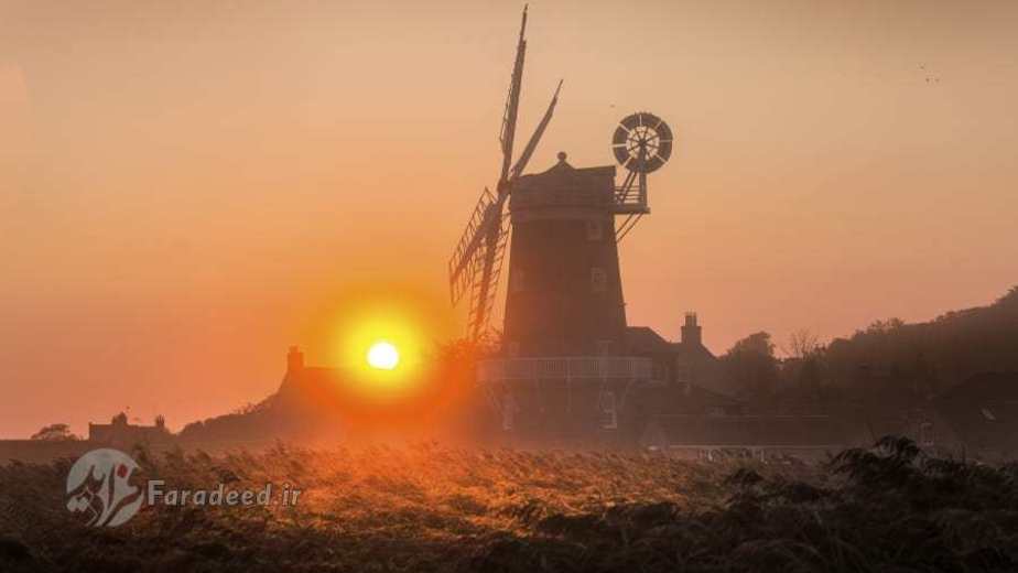 طلوع خورشید در ساحل 