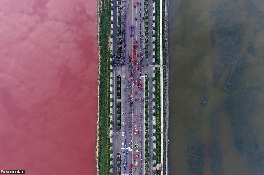 نمای هوایی از جاده روی دریاچه؛ شانشی، چین