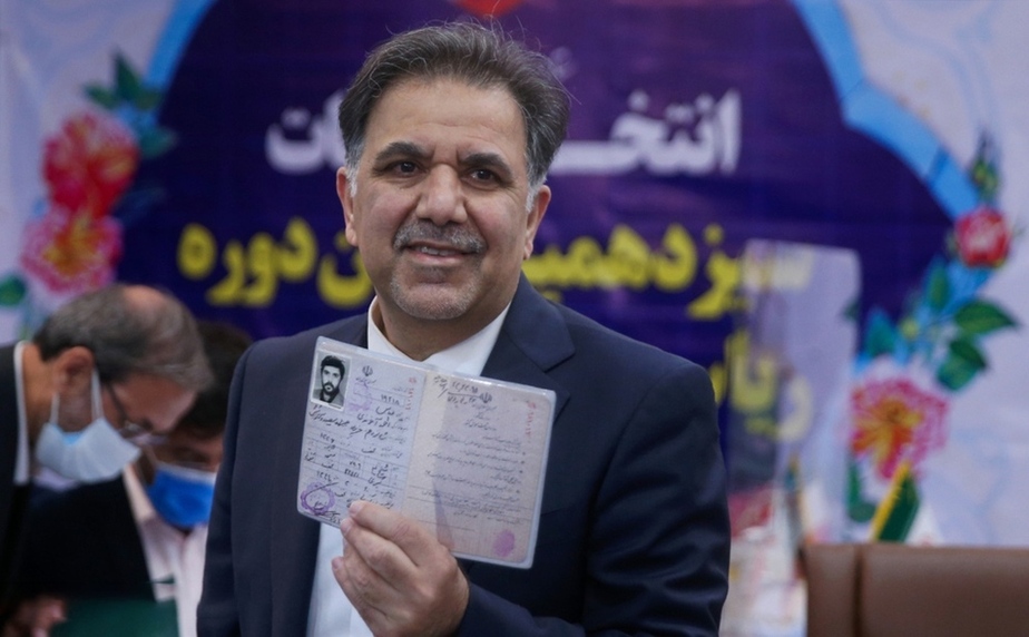 عباس آخوندی در آخرین روز ثبت نام انتخابات سیزدهمین دوره ریاست جمهوری. عکس: آنا، علی حدادادی اصل
