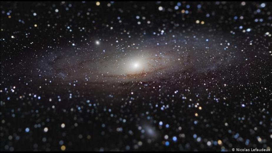 کهکشان آندرومدا در همین نزدیکی 