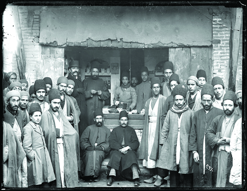 زیر گذر زندگی در طهران