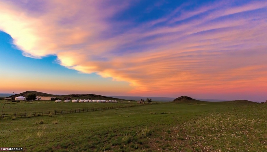 در مغولستان، غروب آفتاب رنگی جادویی را به خود می‌گیرد 