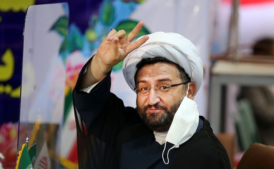 حجت الاسلام فومنی در اولین روز ثبتنام از داوطلبان انتخابات ریاست جمهوری 1400. عکس: فارس، سعید سجاد