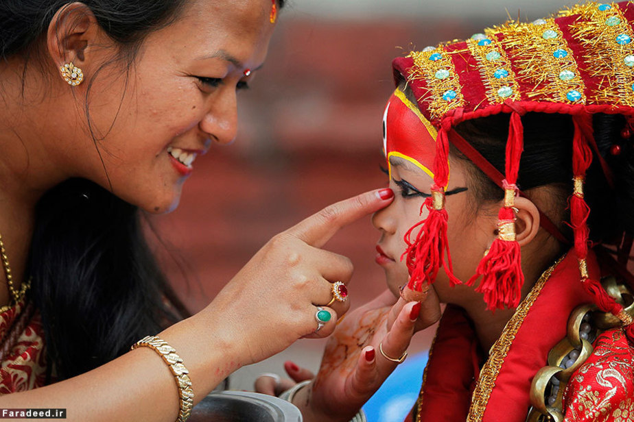 مادر و فرزند در جشنواره پوجا کوماری نپال