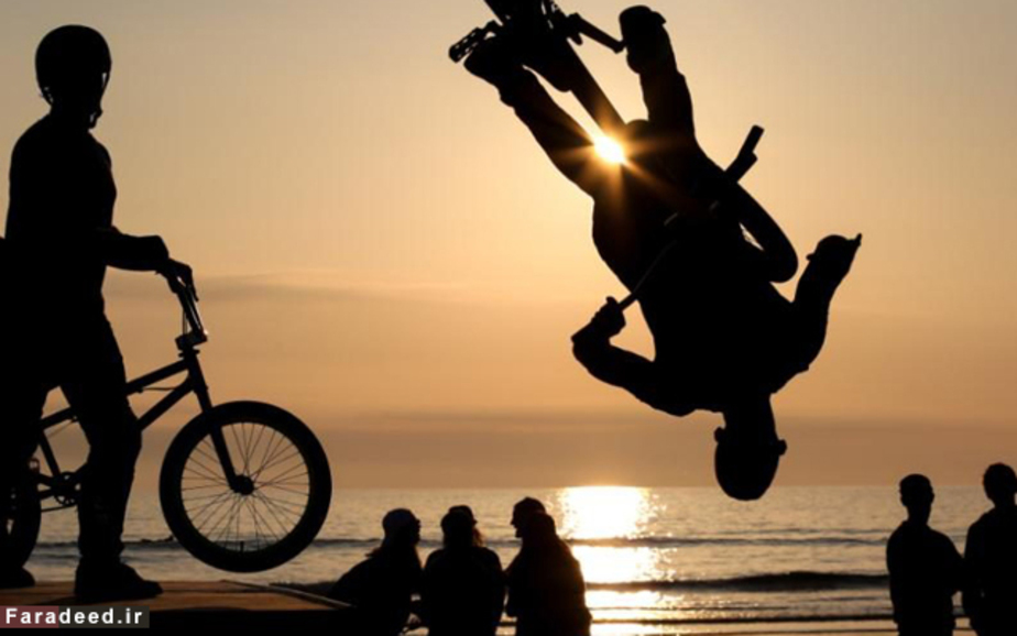 جشنواره در تپه‌های شنی؛ ساحل کرن، انگلیس