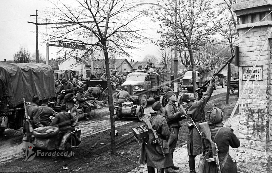 نیروهای شوروی در حال بررسی خطوط تلفن وین