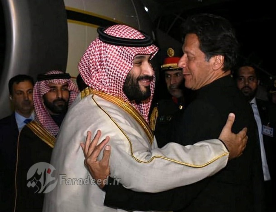 بن سلمان در آغوش نخست وزیر پاکستان، عمران خان.