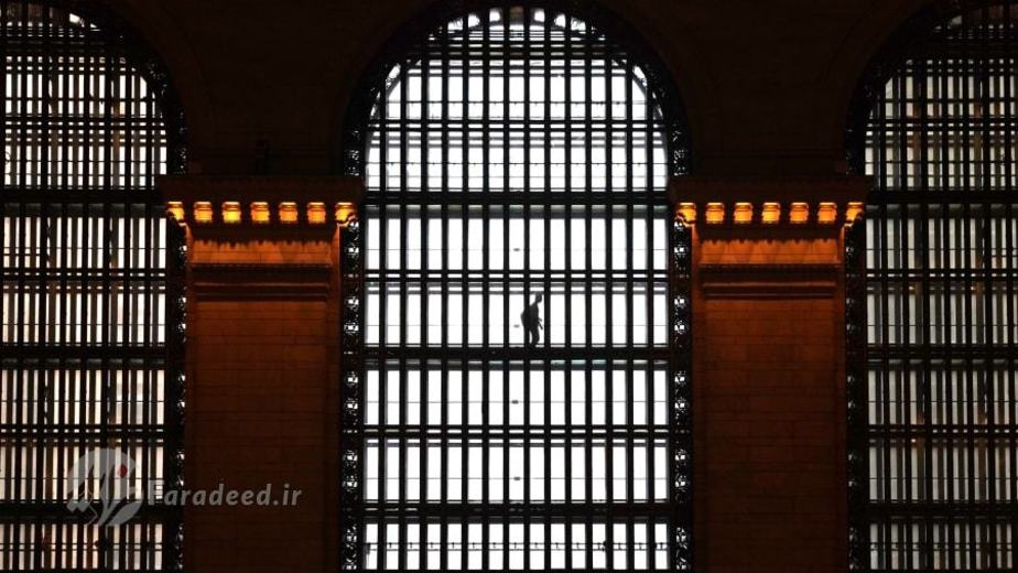 راهرو‌های شیشه‌ای در مرکز خرید منهتن که فقط برای کارکنان قابل استفاده است