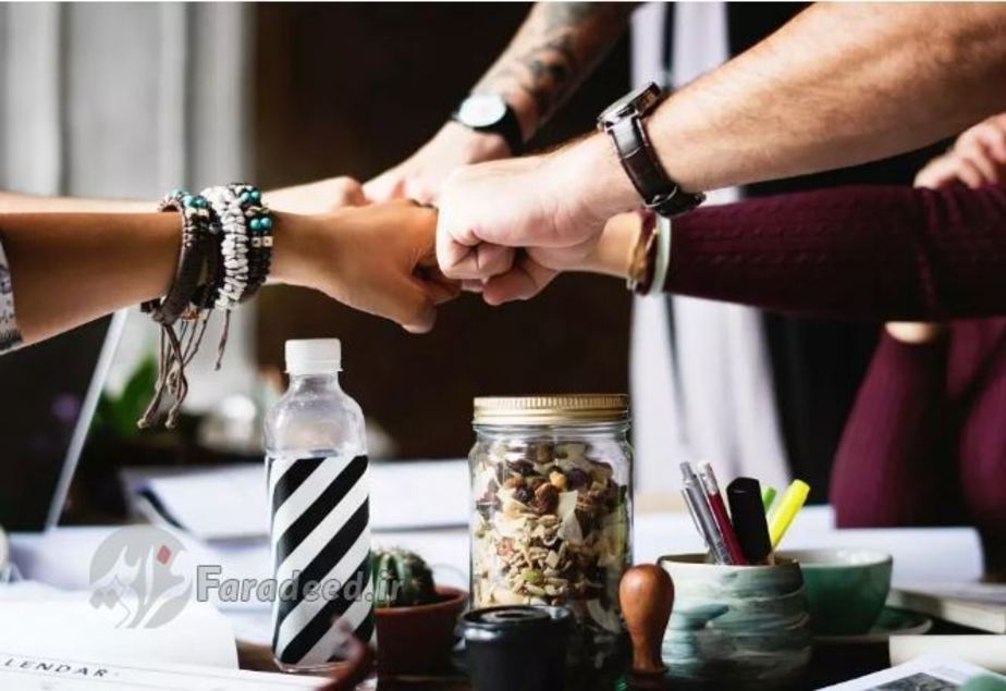 قلبتان تقریباهم‌اندازه مشتتان است. 