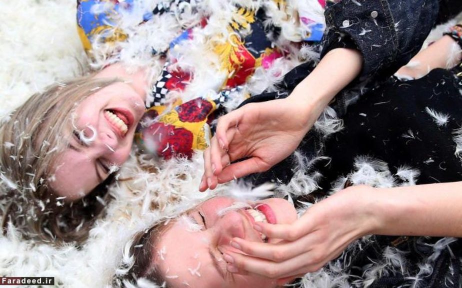 روز جنگ بالشی در پارک کنینگتون؛ لندن