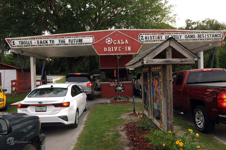 ماشین‌ها در صفِ خریدِ بلیت در ایالتِ فلوریدا در آمریکا عکاس: : Paul Hennessy/Sopa Images 