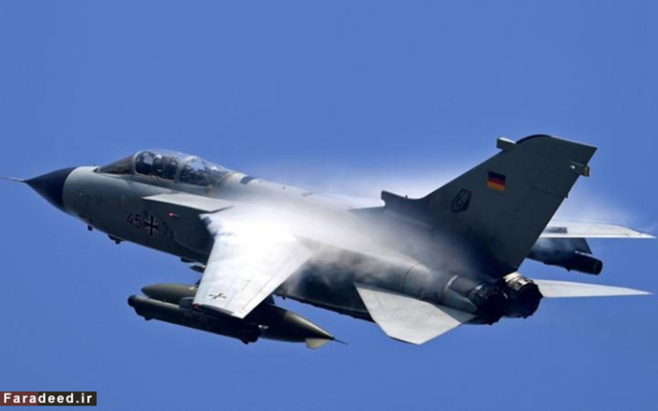 جت جنگنده به نام گردباد در نمایشگاه بین‌المللی هوا و فضا در شونفلد آلمان