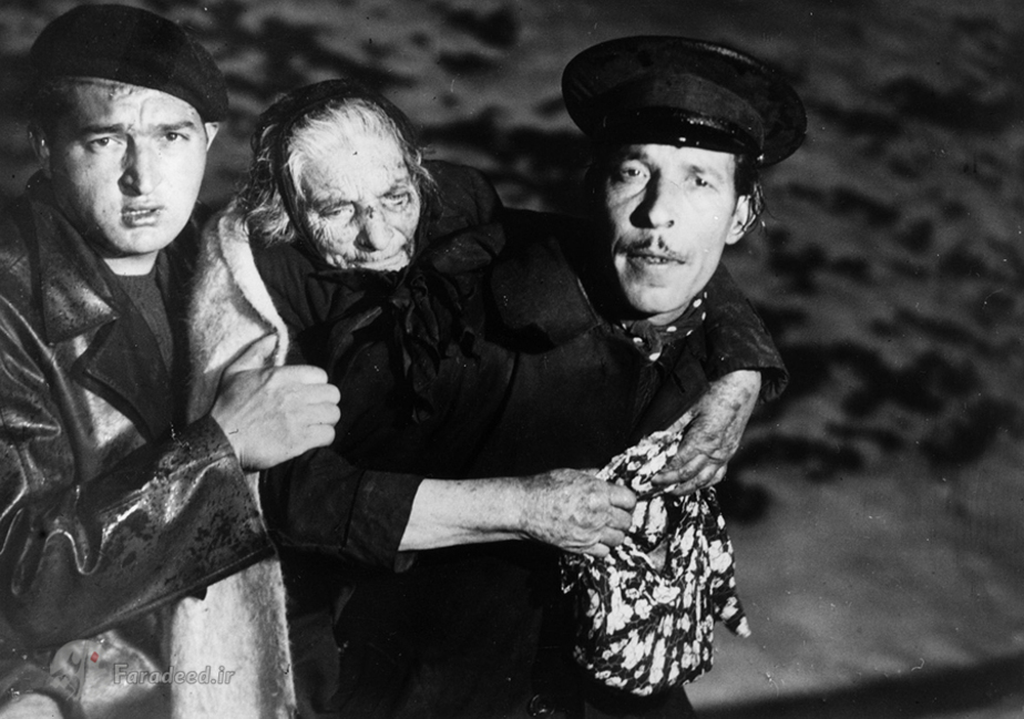 آوارگان جنگ خود را به نقاط امن در خاک فرانسه می رسانند.