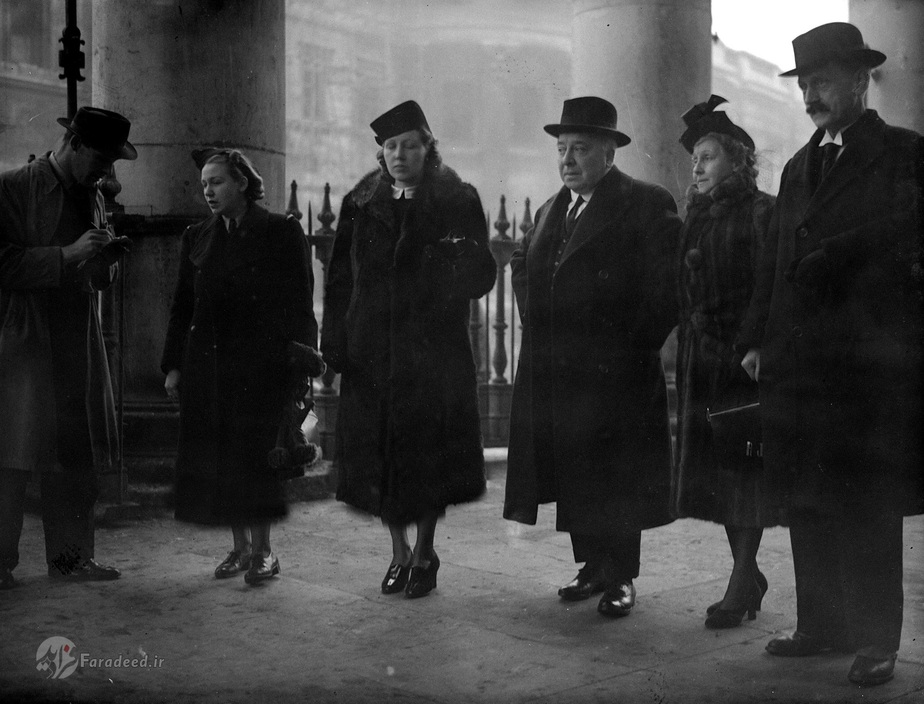 خانواده ایمی جانسون در مراسم خاکسپاری او