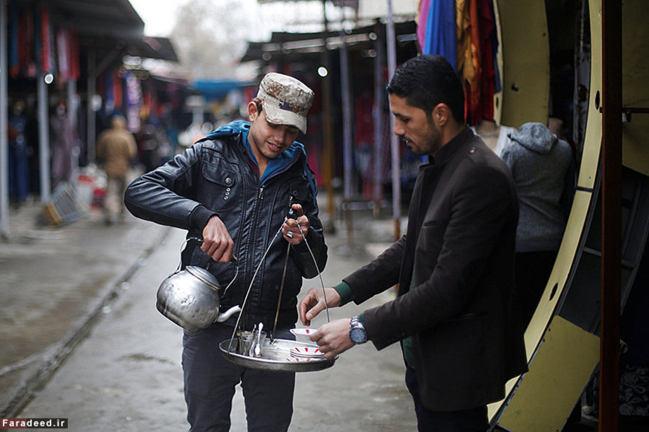 چای فروش دوره گرد در جنوب موصل، عراق