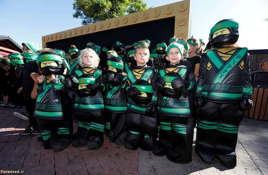 بچه‌ها با لباس شخصیت‌های نینجا در آمریکا
