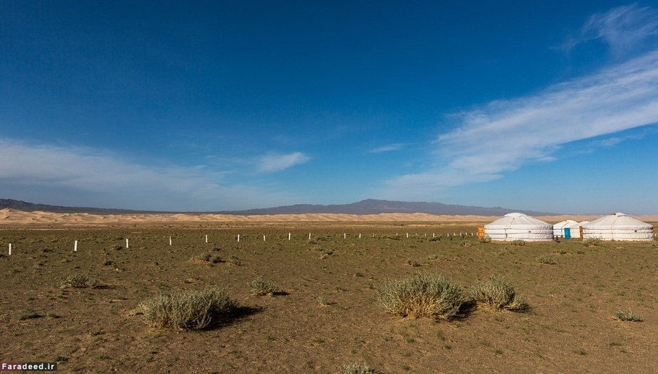 آسمان آبی است