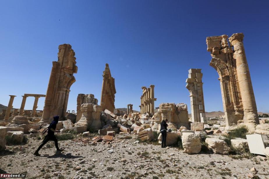طاق نصرت مجموعه تاریخی پالمیرا پس از آزادسازی به دست ارتش سوریه