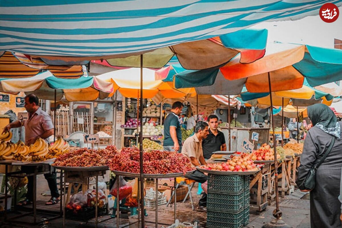 (عکس) نمایی از یک میوه فروشی در بازار رشت؛ یک قرن قبل