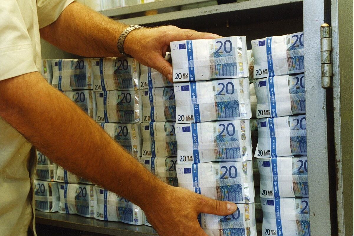 قیمت یورو امروز چهارشنبه ۲ اردیبهشت ۱۴۰۵